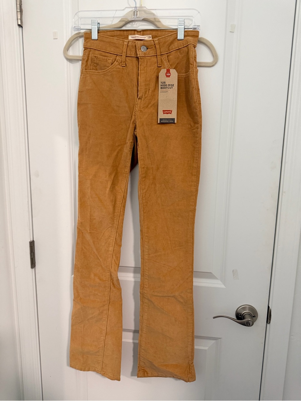 NWT! Levi's 725 High Rise Bootcut Corduroy Pants